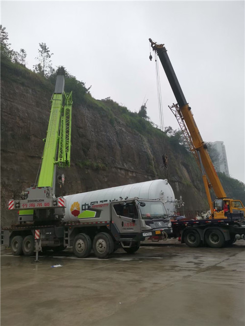 渭南市“不怕风雨冻”—— 吊车的 “恶劣环境适应” 技术